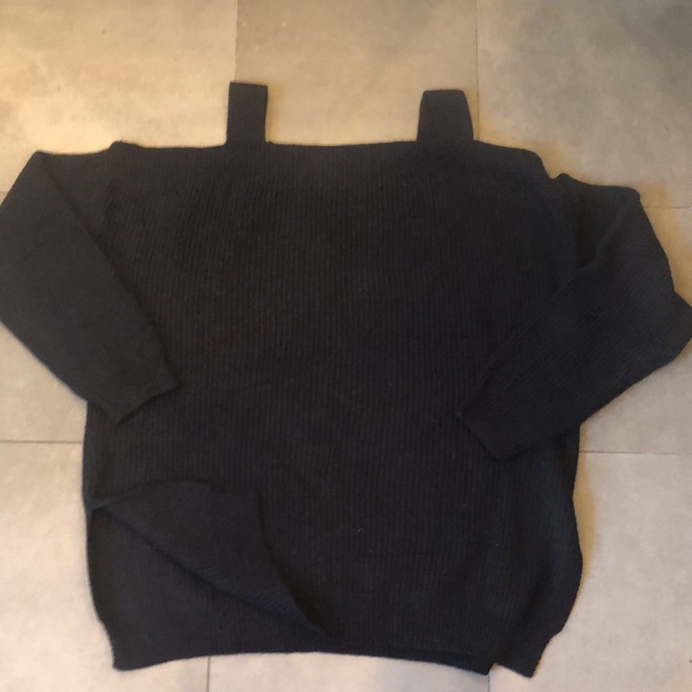 Sweater Bundle - Picture 4 of 10